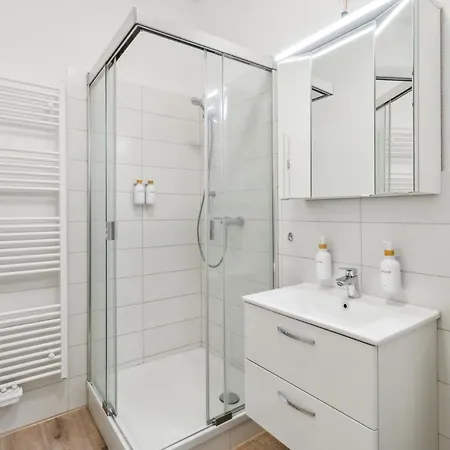 Superior Zentrum Historische Altstadt 2 Schlafzimmer 2 Badezimmer Kingsize-betten, Fuer Bis Zu 8 Personen *