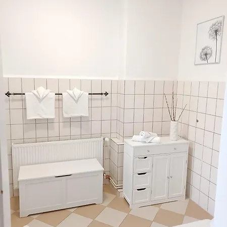Superior Zentrum Historische Altstadt 2 Schlafzimmer 2 Badezimmer Kingsize-betten, Fuer Bis Zu 8 Personen * Wißmar