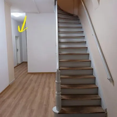 Superior Zentrum Historische Altstadt 2 Schlafzimmer 2 Badezimmer Kingsize-betten, Fuer Bis Zu 8 Personen Apartment *
