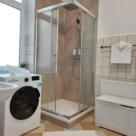 Superior Zentrum Historische Altstadt 2 Schlafzimmer 2 Badezimmer Kingsize-betten, Fuer Bis Zu 8 Personen
