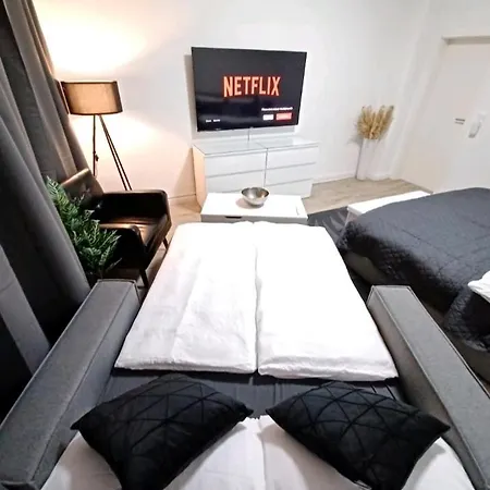Superior Zentrum Historische Altstadt 2 Schlafzimmer 2 Badezimmer Kingsize-betten, Fuer Bis Zu 8 Personen Apartment
