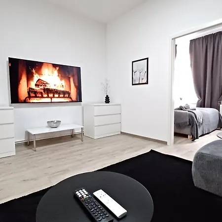 Apartment Superior Zentrum Historische Altstadt 2 Schlafzimmer 2 Badezimmer Kingsize-betten, Fuer Bis Zu 8 Personen *