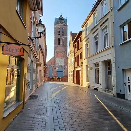 Superior Zentrum Historische Altstadt 2 Schlafzimmer 2 Badezimmer Kingsize-betten, Fuer Bis Zu 8 Personen Apartment Wißmar