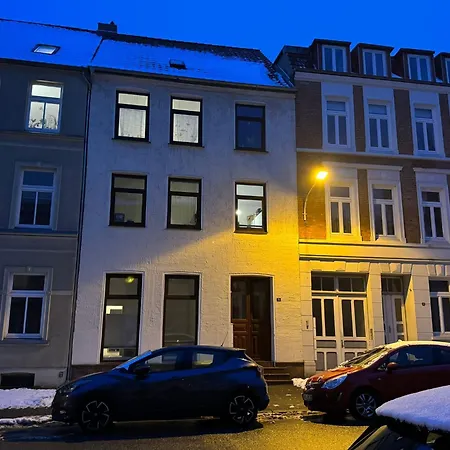 Apartment Superior Zentrum Historische Altstadt 2 Schlafzimmer 2 Badezimmer Kingsize-betten, Fuer Bis Zu 8 Personen *