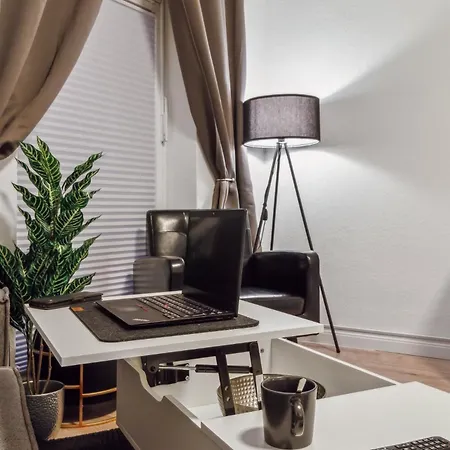 Superior Zentrum Historische Altstadt 2 Schlafzimmer 2 Badezimmer Kingsize-betten, Fuer Bis Zu 8 Personen Apartment *