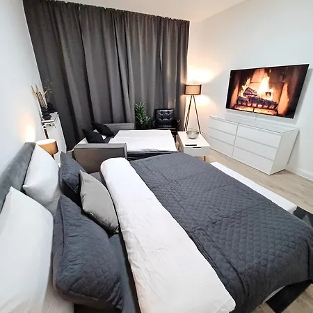 Superior Zentrum Historische Altstadt 2 Schlafzimmer 2 Badezimmer Kingsize-betten, Fuer Bis Zu 8 Personen Apartment